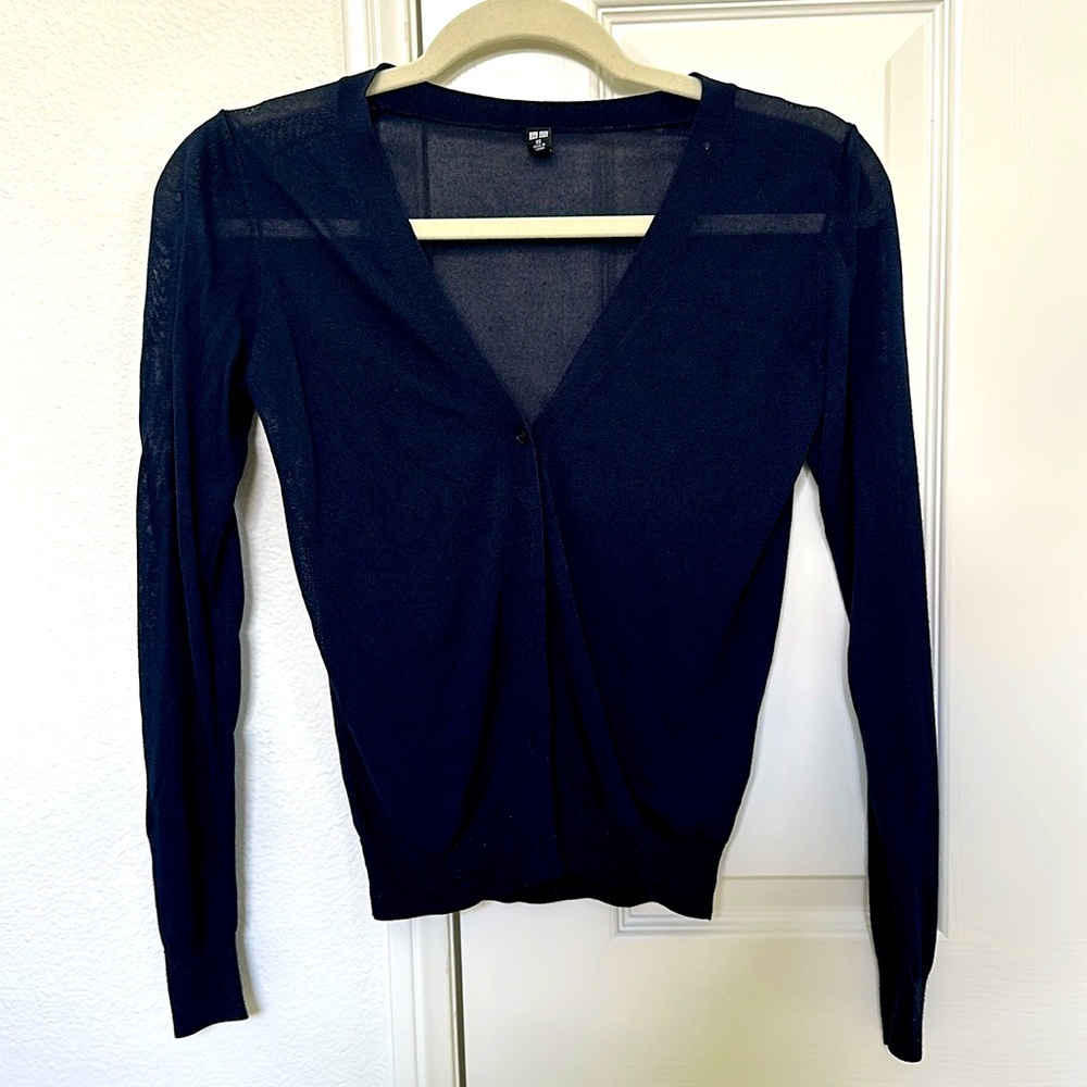 Uniqlo Light V-neck long sleeve Cardigan Size XS
